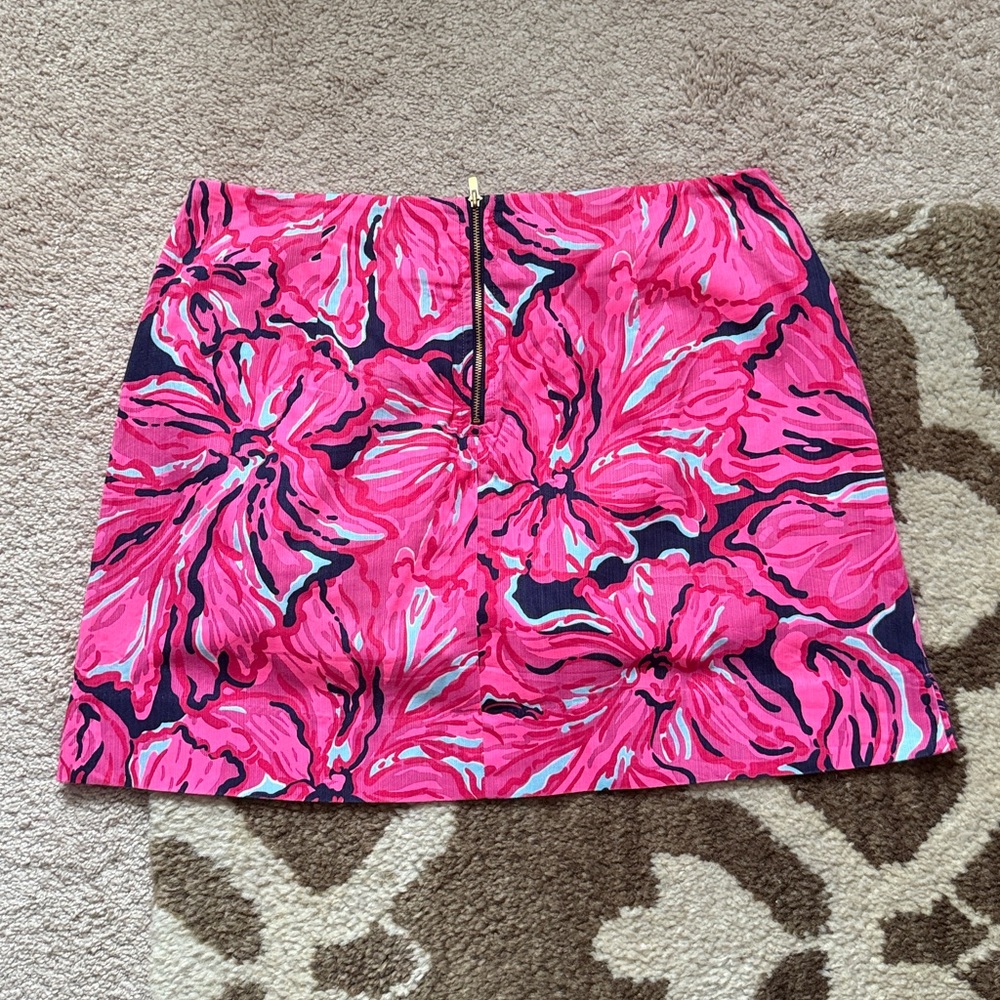 Lilly Pulitzer Vibrant Pink Floral golf skort - Picture 5 of 5